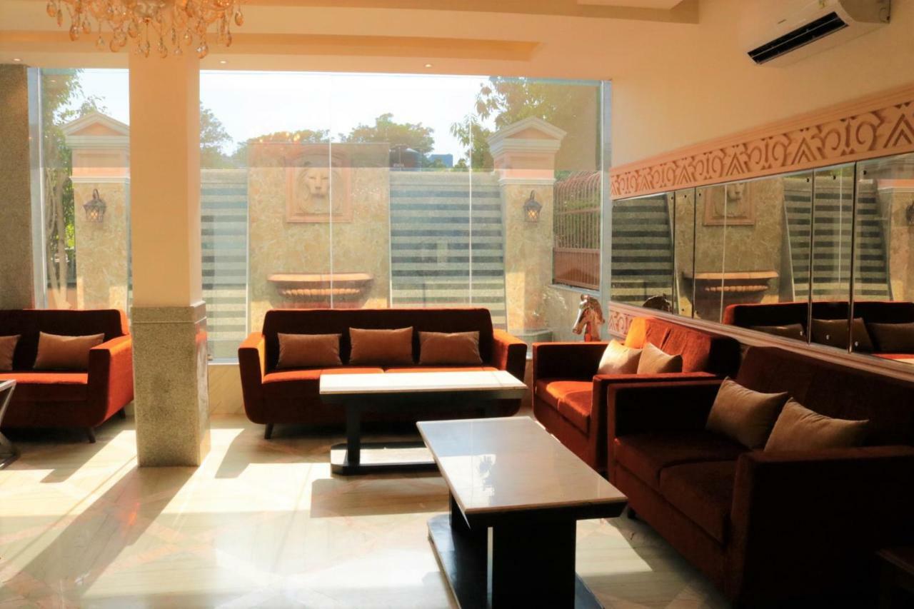 Royal Residence Iffco Chowk Gurgaon Exterior photo