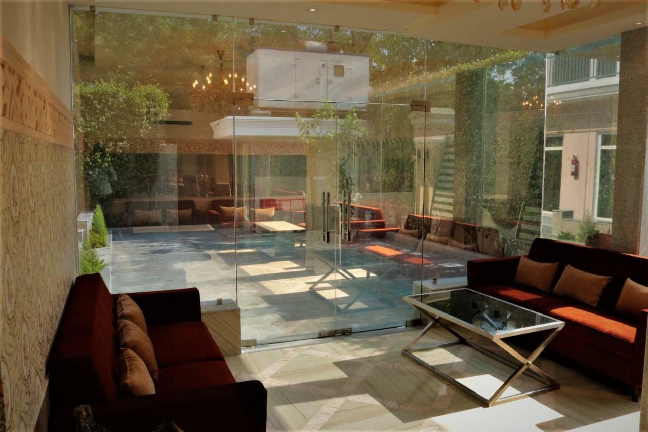 Royal Residence Iffco Chowk Gurgaon Exterior photo