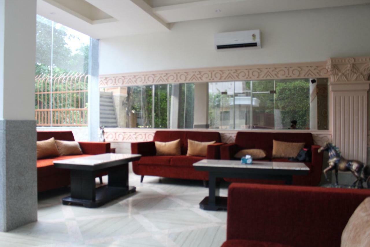 Royal Residence Iffco Chowk Gurgaon Exterior photo