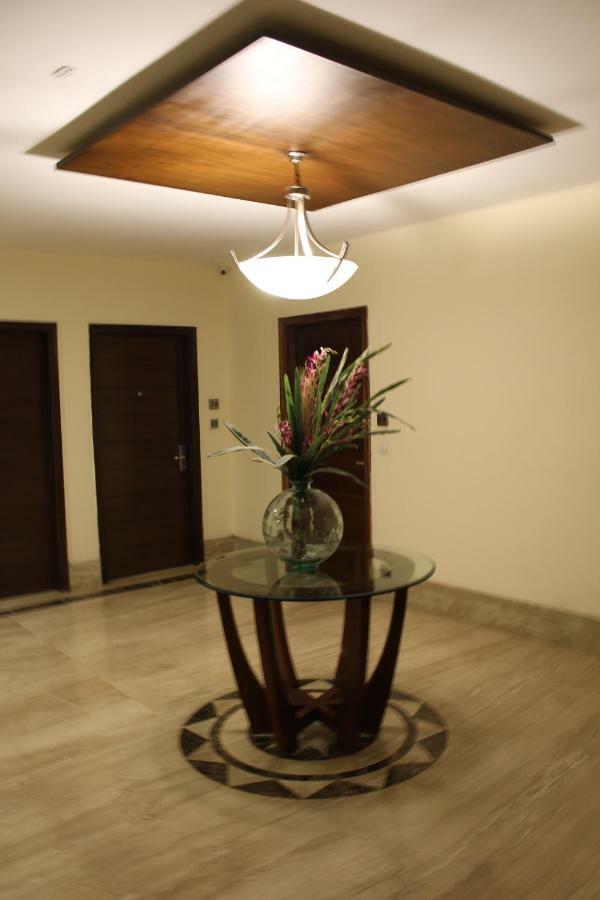 Royal Residence Iffco Chowk Gurgaon Exterior photo