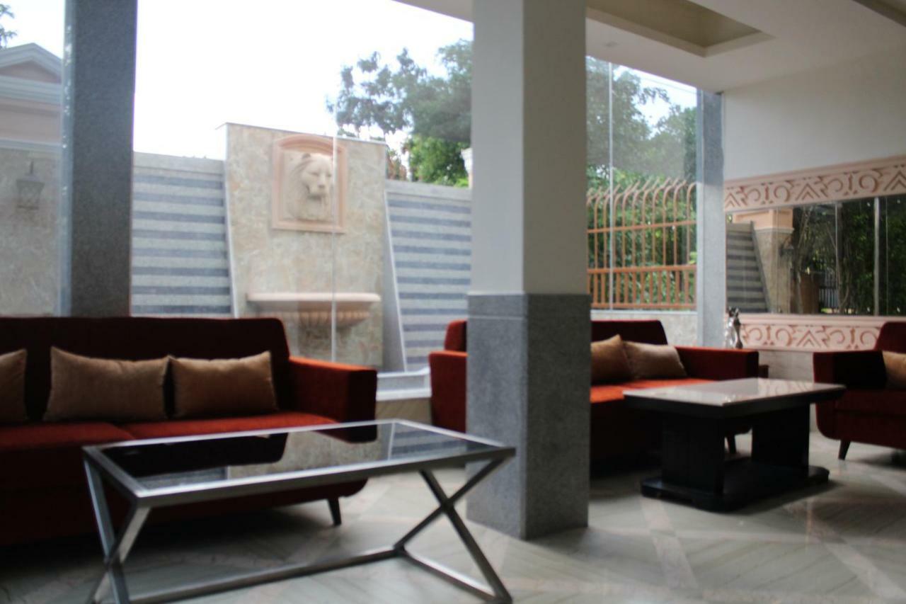 Royal Residence Iffco Chowk Gurgaon Exterior photo