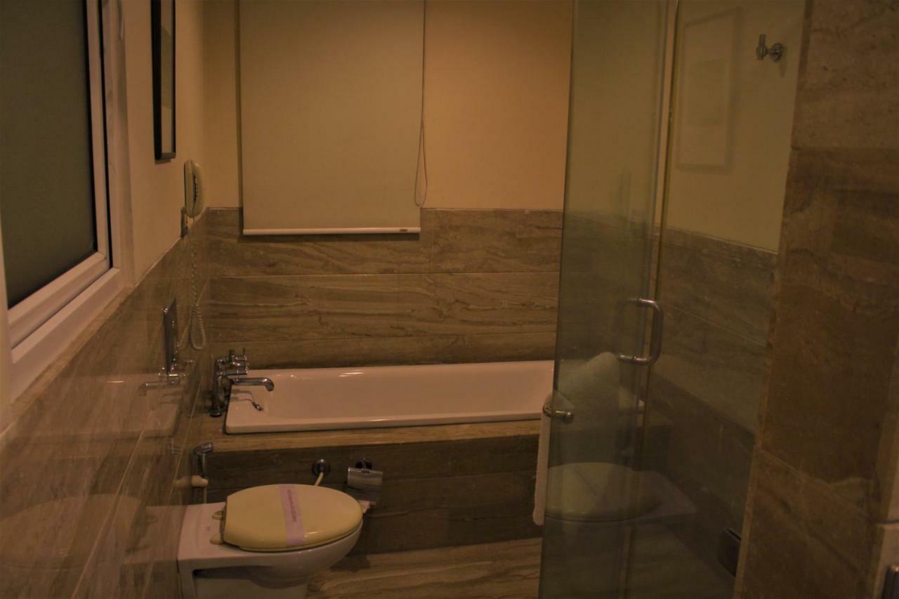 Royal Residence Iffco Chowk Gurgaon Exterior photo