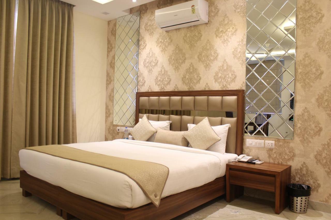 Royal Residence Iffco Chowk Gurgaon Exterior photo