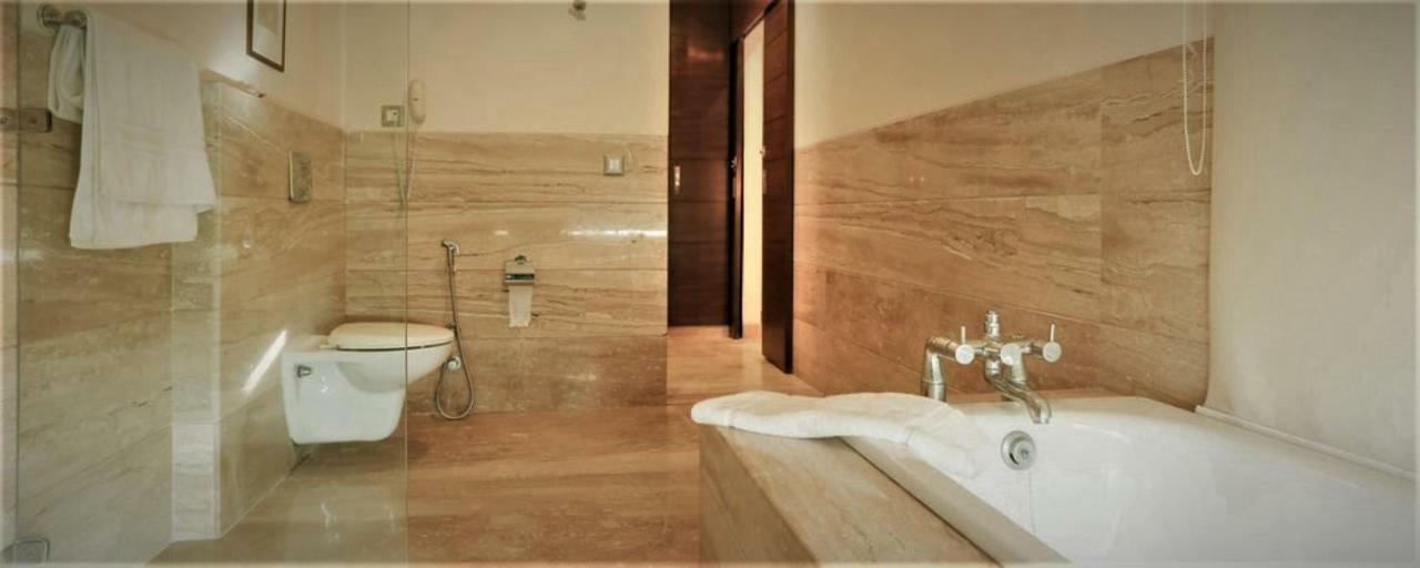 Royal Residence Iffco Chowk Gurgaon Exterior photo